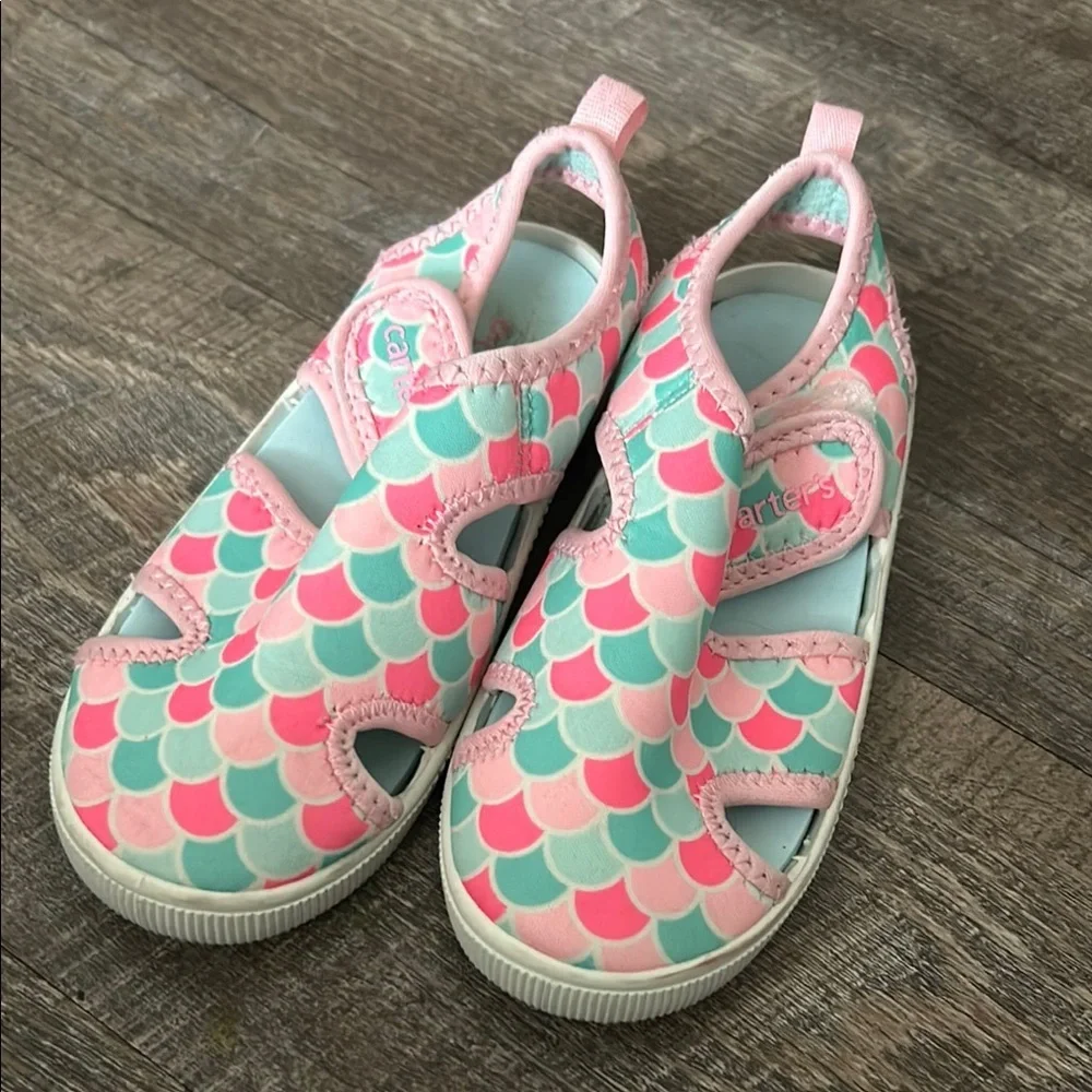 Carter’s water shoes size 9c